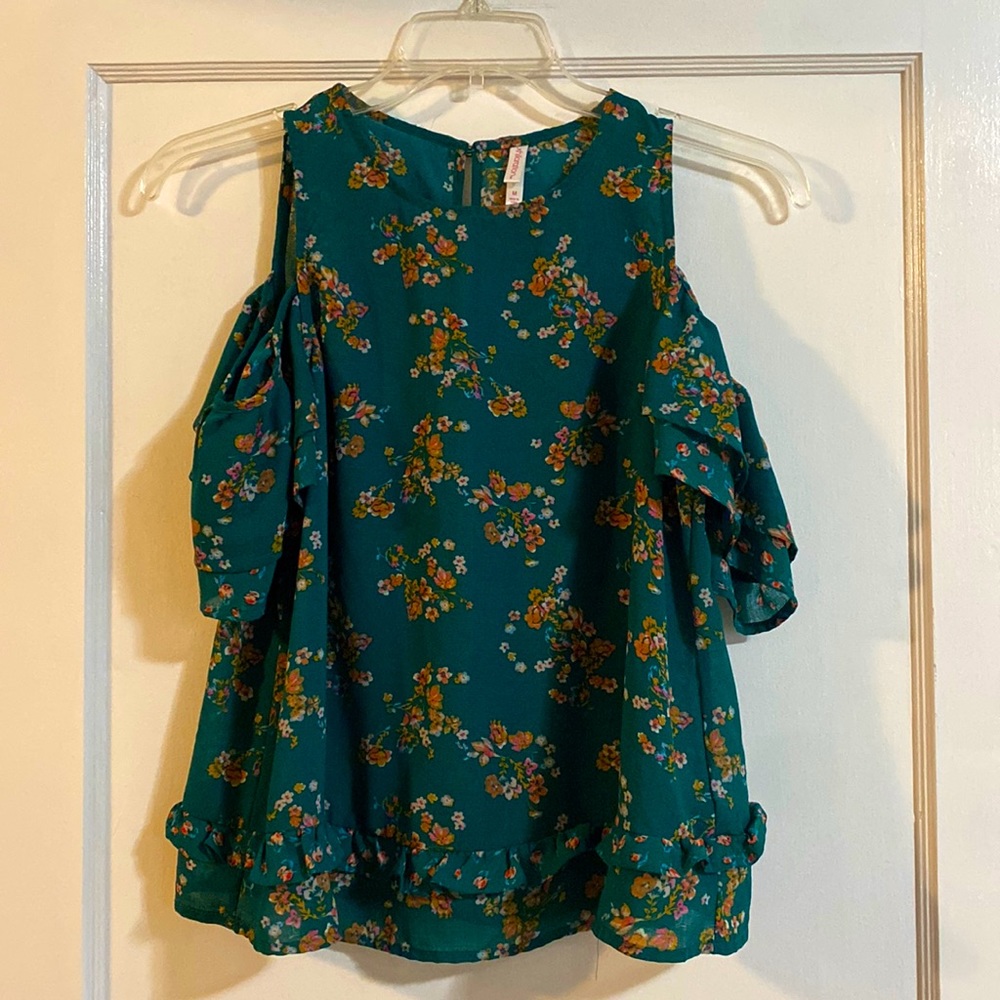 Xhiliration Cold Shoulder Floral Blouse- Size M